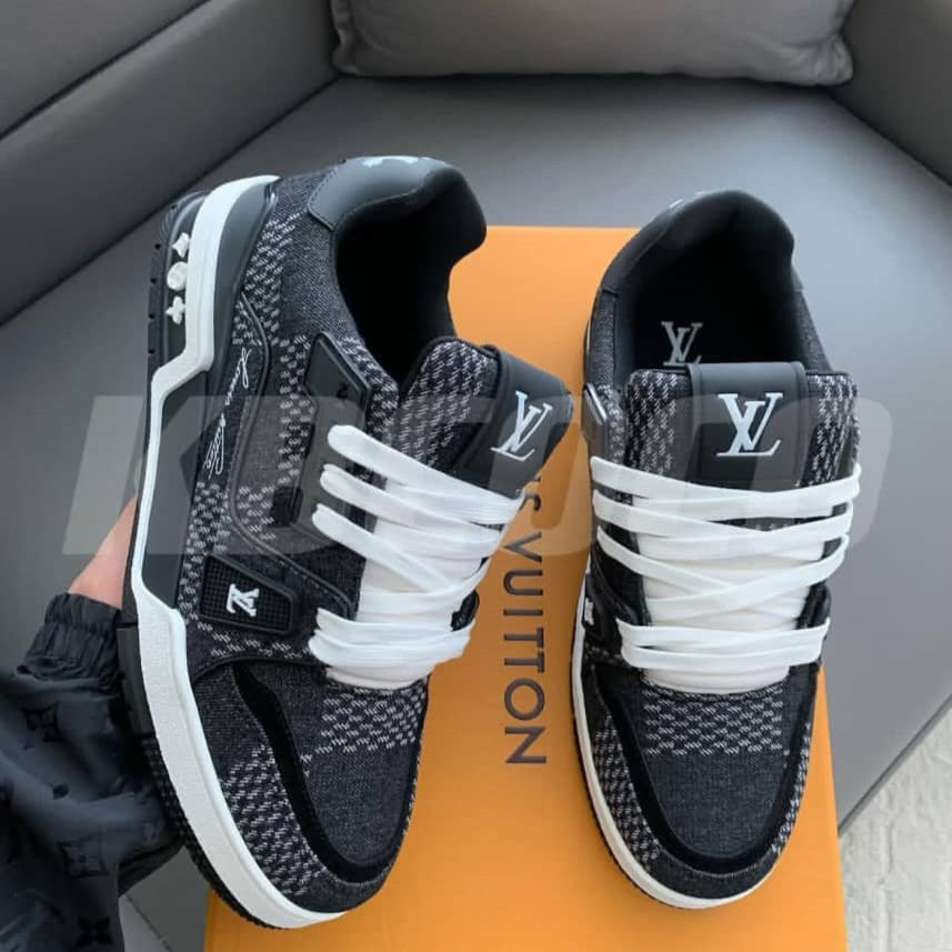 AeroStep Sneakers